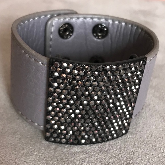 Bracelet with stones - Picture 1 of 2